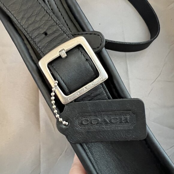 Vintage Coach Camera Crossbody Leather Bag, 9817, Made in USA (1999) - Picture 6 of 11